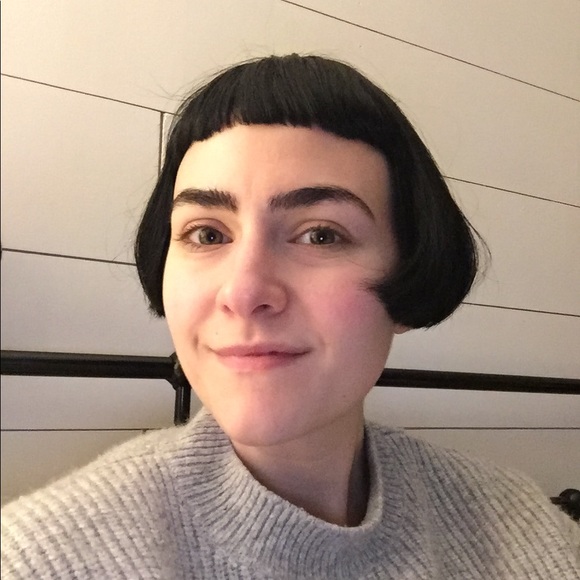 Meet your Posher, Laura - Picture 1 of 1